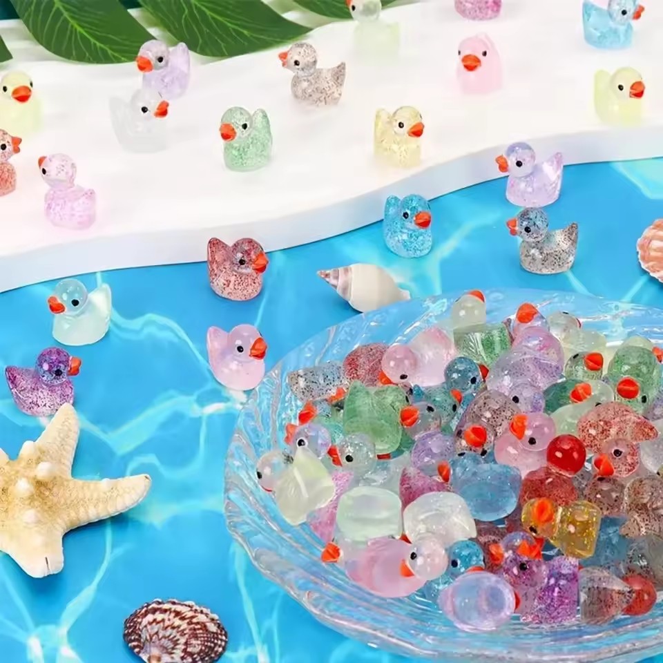 ミニチュア樹脂製の紫光沢のあるアヒル、DIY、庭、マイクロラ - Pothos のレビューと価格